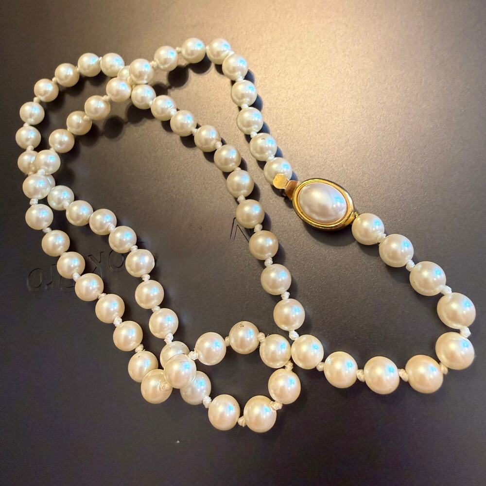 Vtg TALBOTS Single Strand Faux Pearl Hand Knotted Necklace